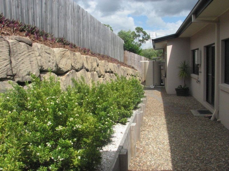 72 Harmsworth Road, Pacific Pines QLD 4211