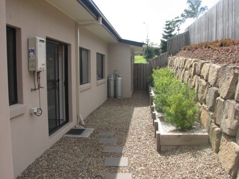 72 Harmsworth Road, Pacific Pines QLD 4211