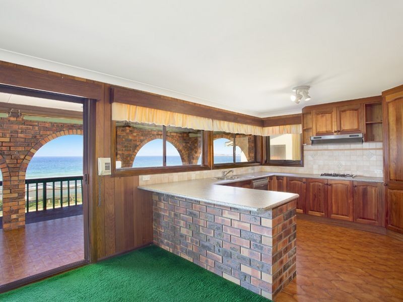 123 Ocean Street, Narrabeen NSW 2101