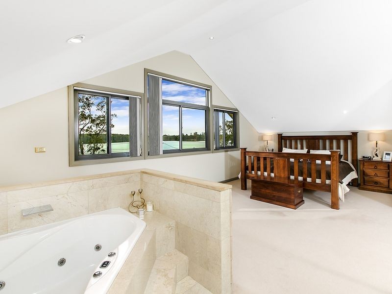 18 The Esplanade, Narrabeen NSW 2101