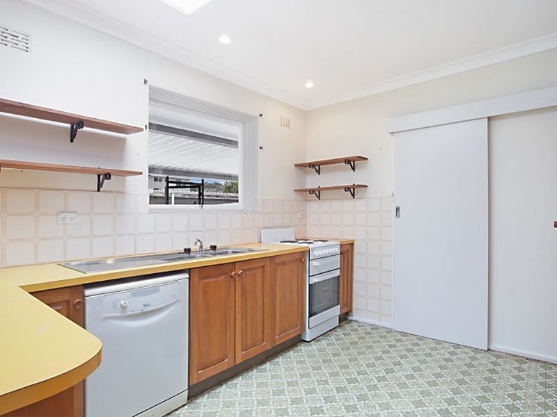 192 South Creek Road, Wheeler Heights NSW 2097