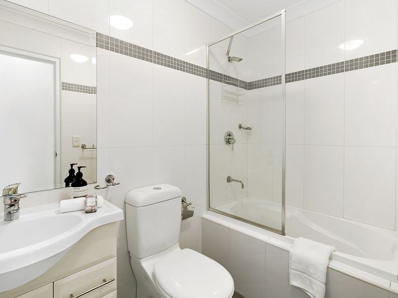 27/2-10 Hawkesbury Avenue, Dee Why NSW 2099