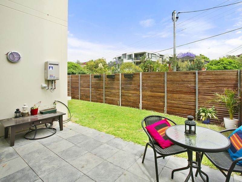 1/15 Clarence Avenue, Dee Why NSW 2099