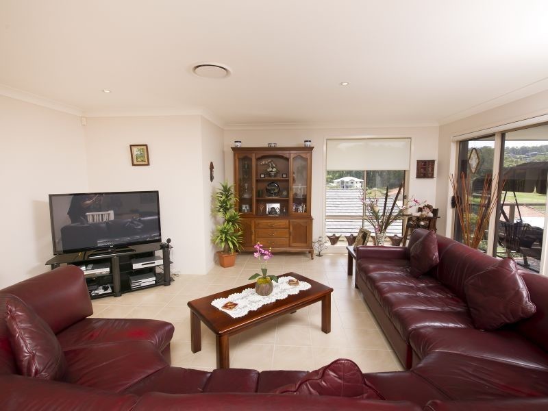 10 Grangewood Avenue, Hallidays Point NSW 2430