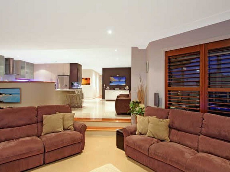 18 Kendal Crescent, Wheeler Heights NSW 2097