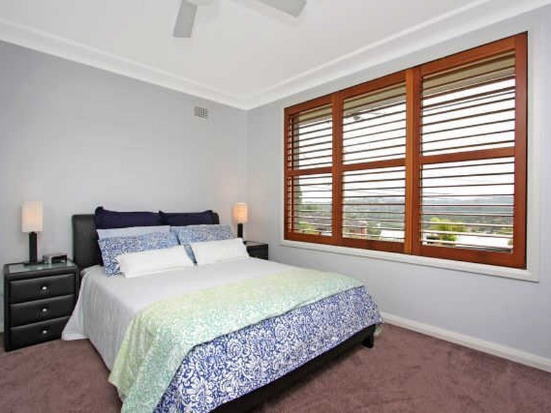 18 Kendal Crescent, Wheeler Heights NSW 2097