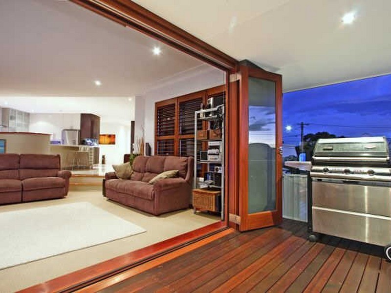 18 Kendal Crescent, Wheeler Heights NSW 2097