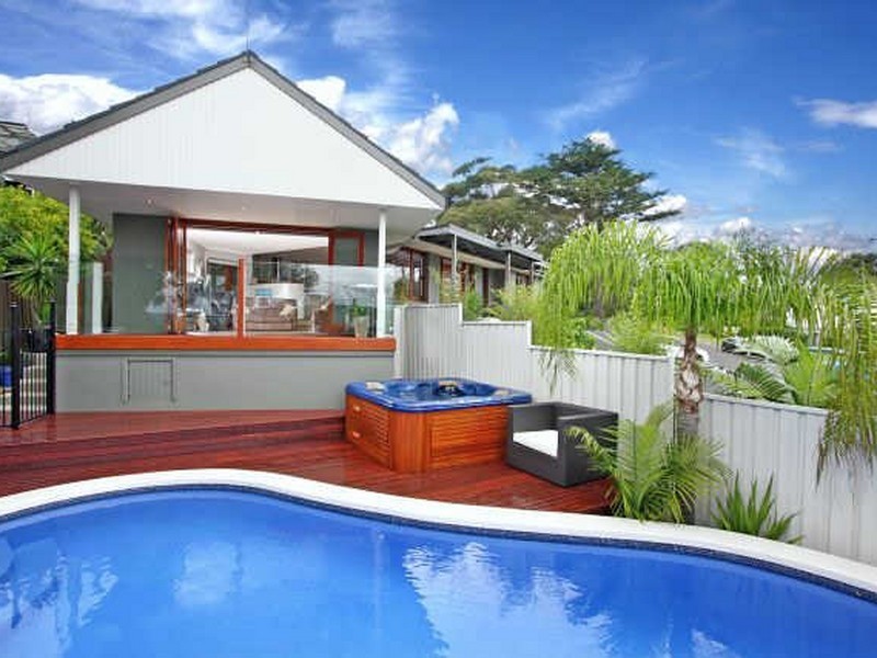 18 Kendal Crescent, Wheeler Heights NSW 2097