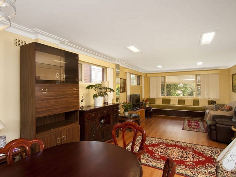 12 Derwent Street, Wheeler Heights NSW 2097