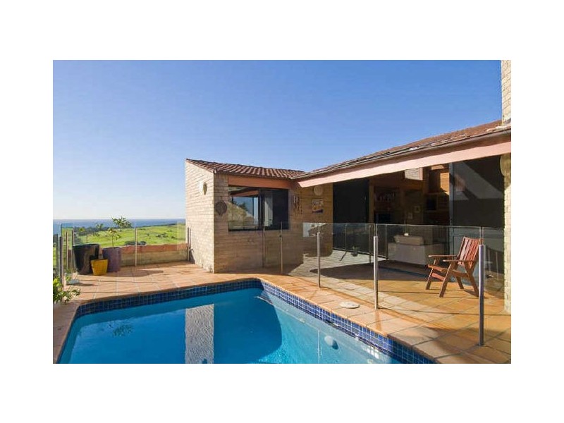 8 Lancaster Crescent, Collaroy NSW 2097