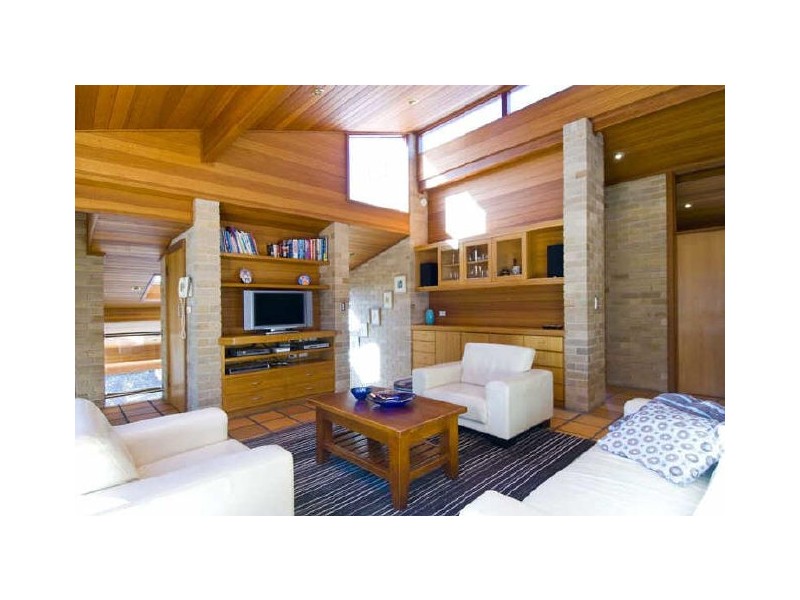 8 Lancaster Crescent, Collaroy NSW 2097