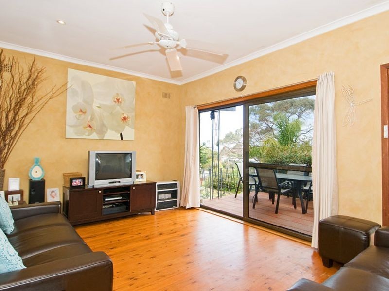 74 Heather Street, Wheeler Heights NSW 2097