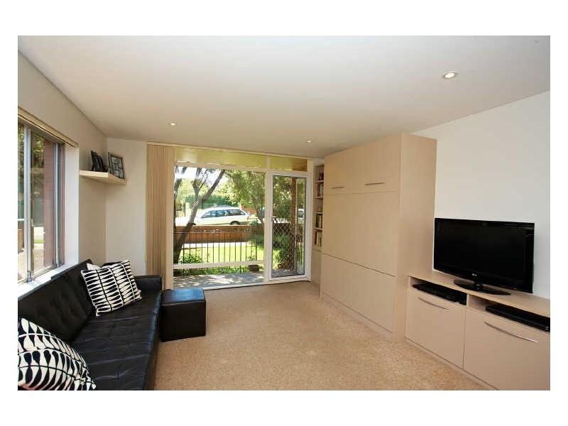 2/64 Crown Road, Queenscliff NSW 2096