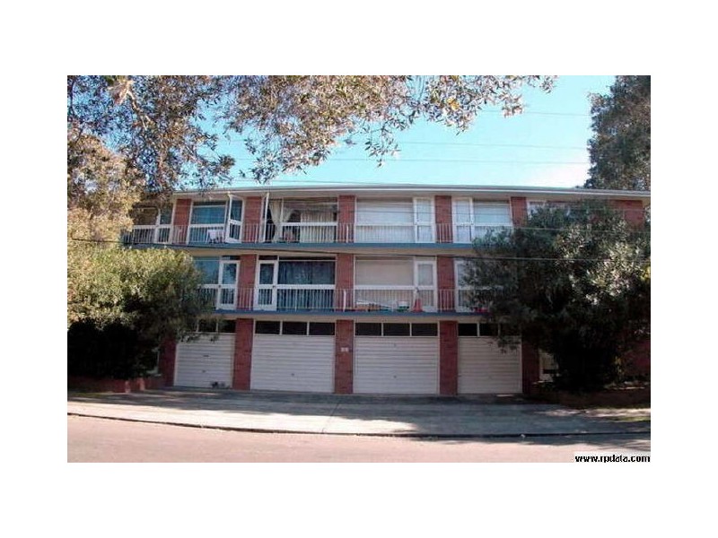 2a/3 Grafton Crescent, Dee Why NSW 2099