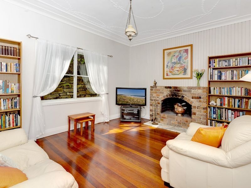 10 The Esplanade, Narrabeen NSW 2101