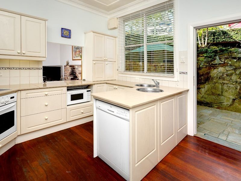 10 The Esplanade, Narrabeen NSW 2101