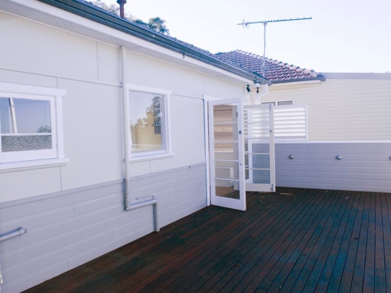 11 Lakeview Parade, Warriewood NSW 2102