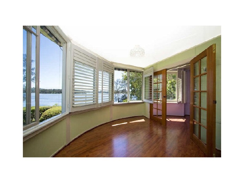 16 The Esplanade, Narrabeen NSW 2101