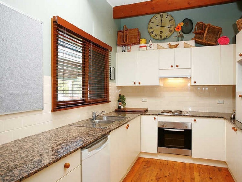 16 Windermere Place, Wheeler Heights NSW 2097