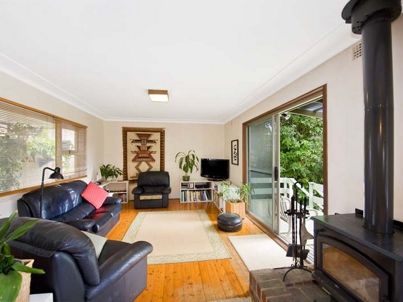18 Sherwood Crescent, Narraweena NSW 2099