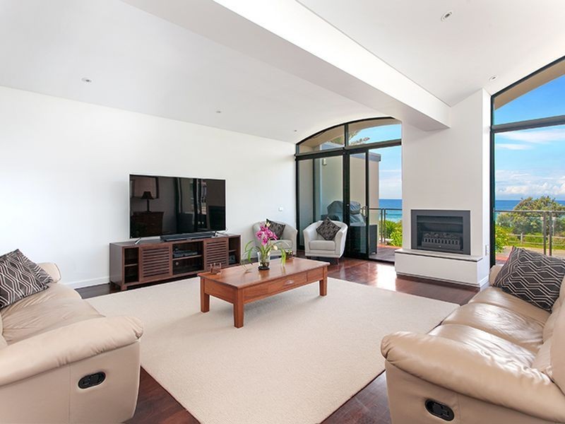 2/10 Surfview Road, Mona Vale NSW 2103
