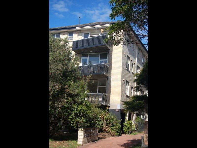 1/105 Oaks Avenue, Dee Why NSW 2099