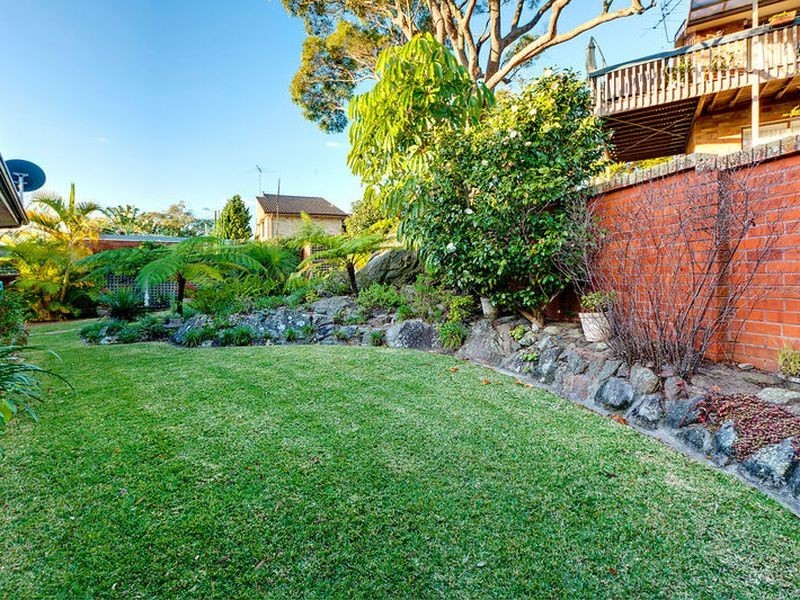 8 Langdale Place, Wheeler Heights NSW 2097