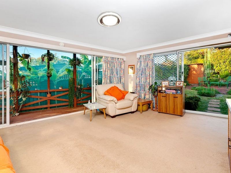 8 Langdale Place, Wheeler Heights NSW 2097