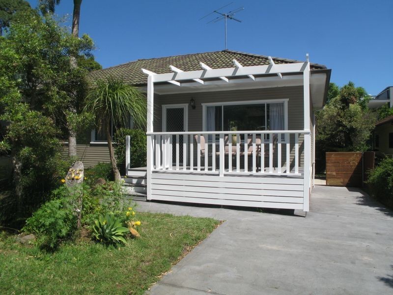 35 Penrith Avenue, Wheeler Heights NSW 2097