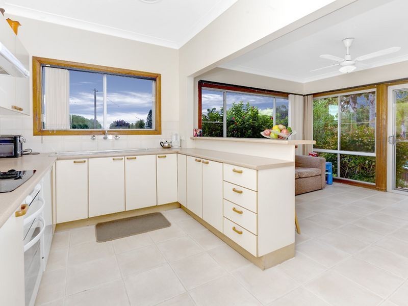 10 Spring Road, North Curl Curl NSW 2099