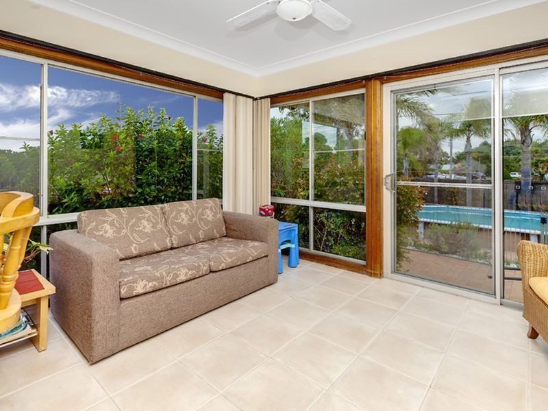 10 Spring Road, North Curl Curl NSW 2099