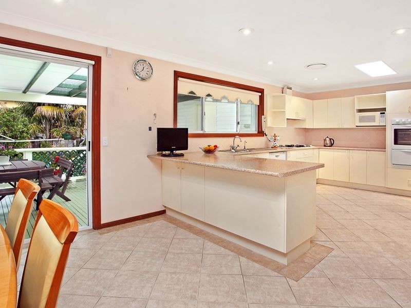 11 Windsor Parade, North Narrabeen NSW 2101