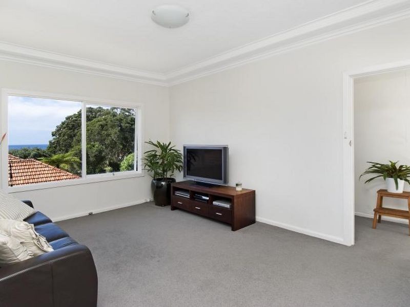 10 Greenwood Avenue, Narraweena NSW 2099