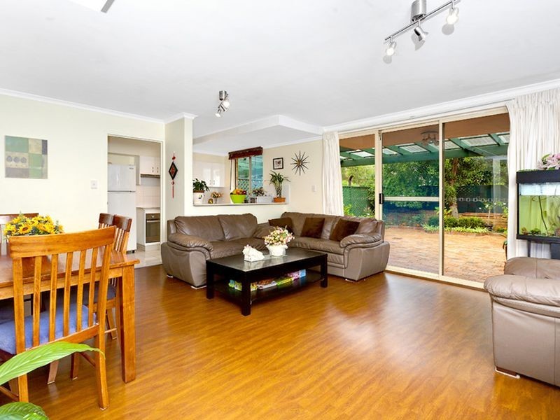 2/28 Macpherson Street, Warriewood NSW 2102