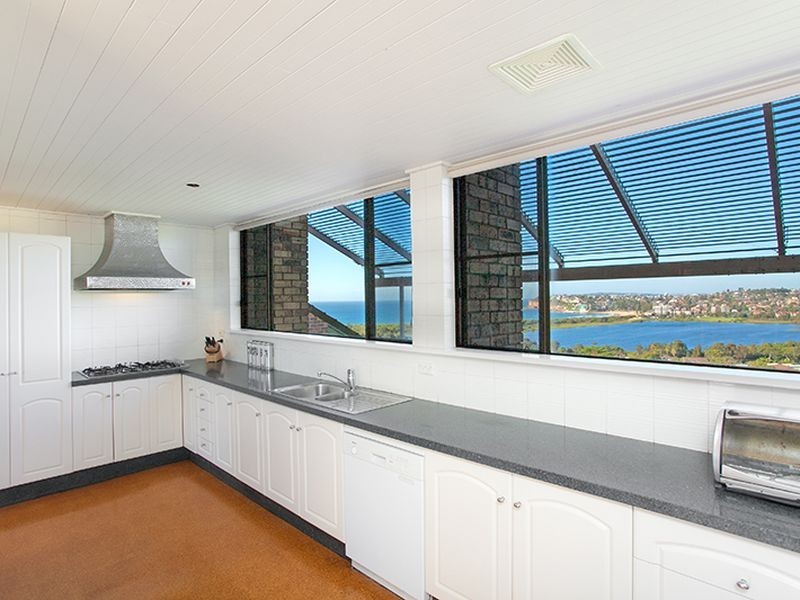 33 Lincoln Avenue, Collaroy NSW 2097