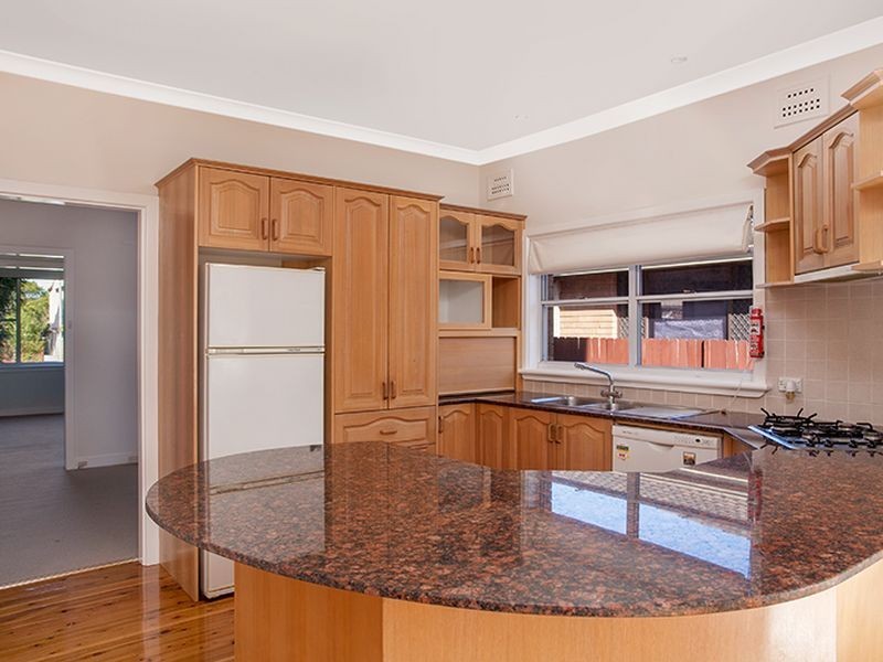 16 Robert Ave, North Manly NSW 2100