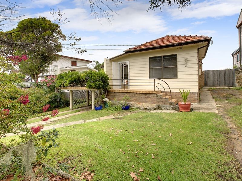 19 McIntosh Road, Dee Why NSW 2099