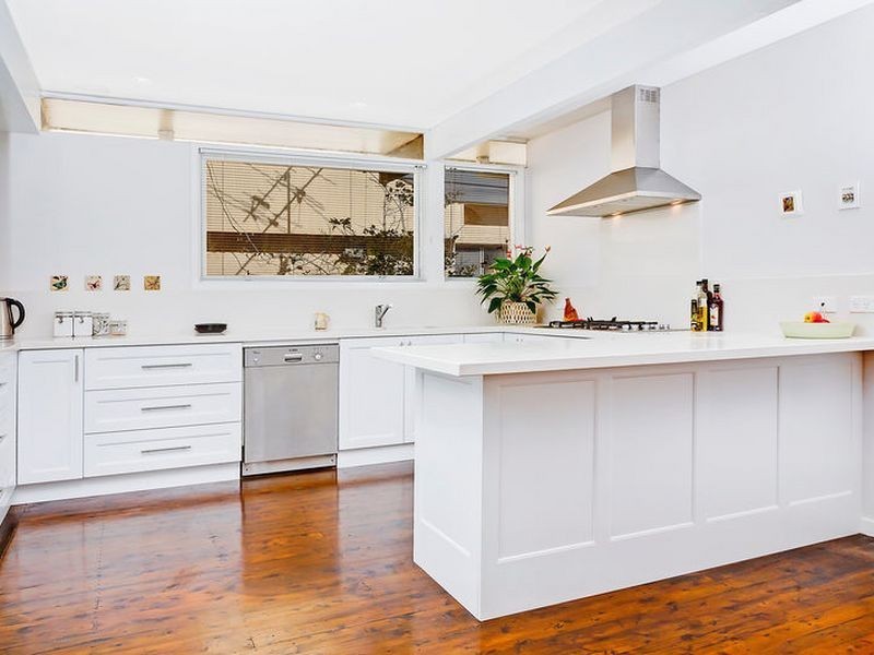 10 Windermere Place, Wheeler Heights NSW 2097