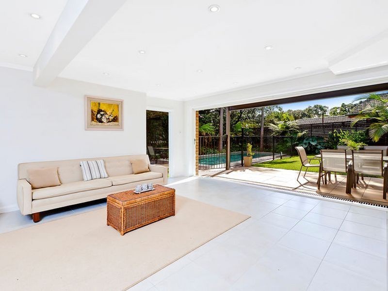 10 Windermere Place, Wheeler Heights NSW 2097