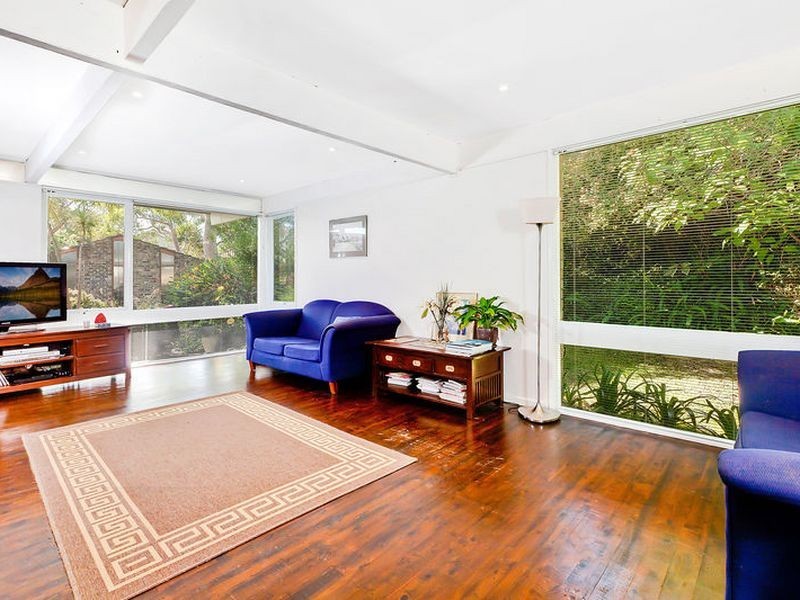 10 Windermere Place, Wheeler Heights NSW 2097