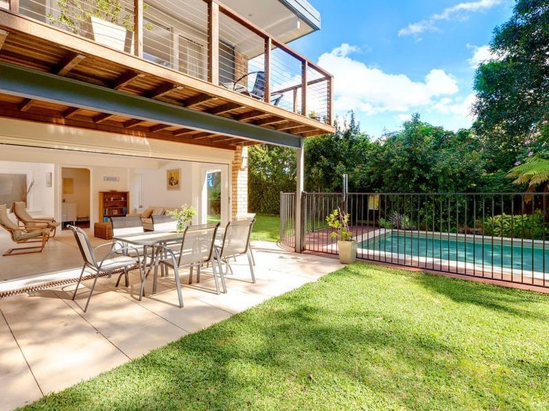 10 Windermere Place, Wheeler Heights NSW 2097