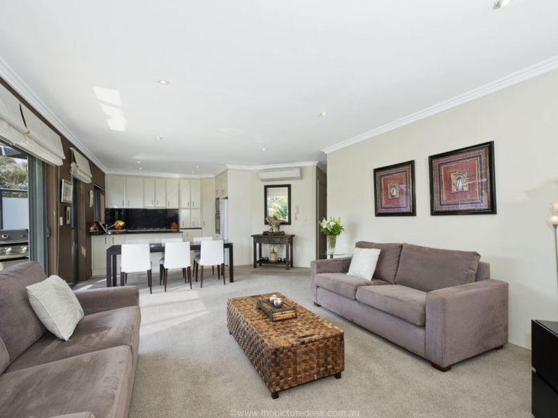 2/13 Wellington Street, Narrabeen NSW 2101