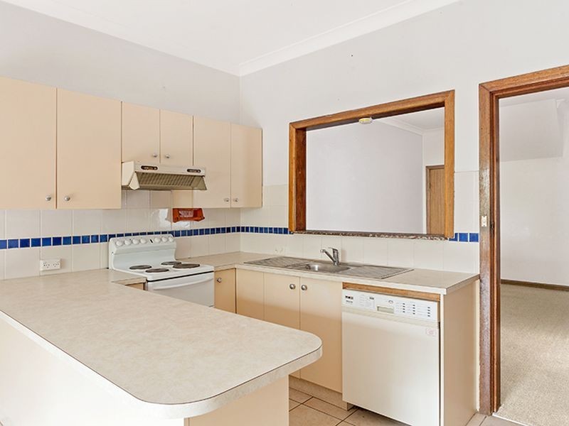 FLAT- 18 Berith St, Wheeler Heights NSW 2097