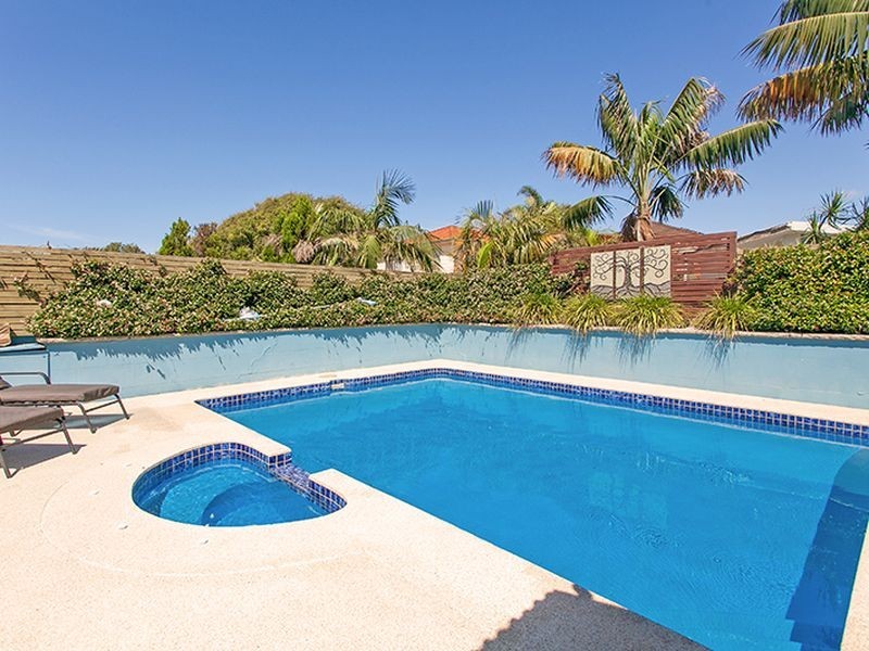 10 Blackwood Rd, North Curl Curl NSW 2099