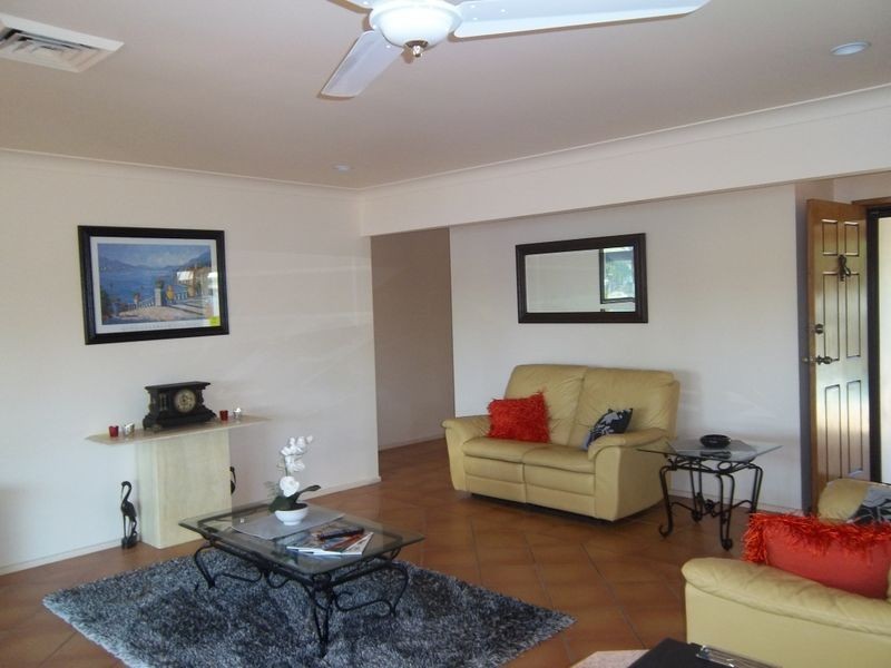 3 De Haviland Avenue, Benowa QLD 4217