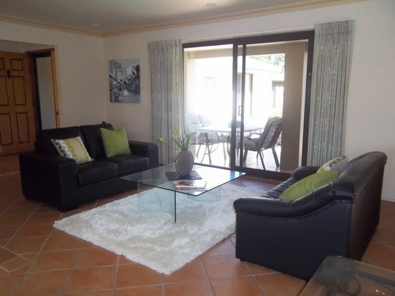 3 De Haviland Avenue, Benowa QLD 4217