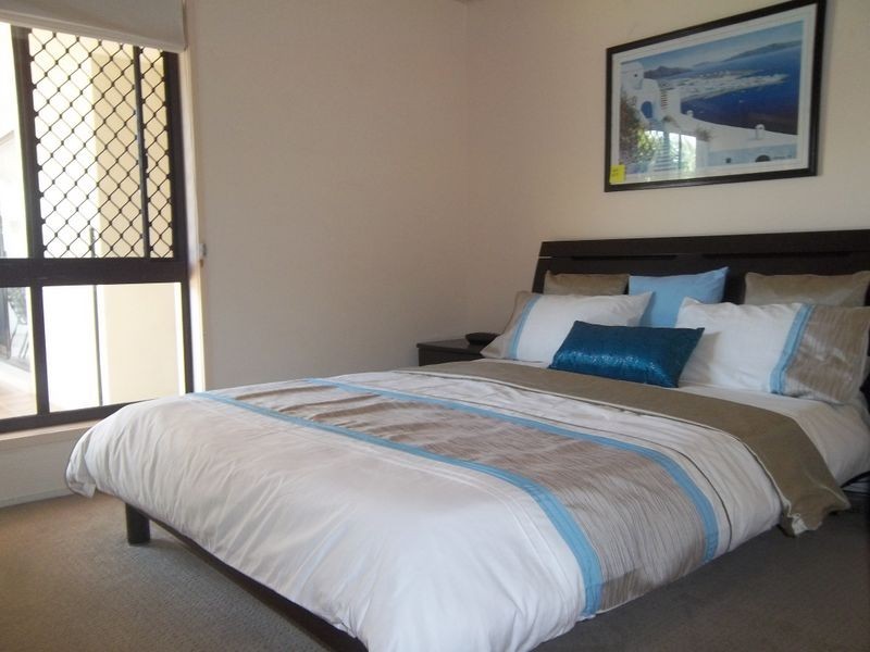 3 De Haviland Avenue, Benowa QLD 4217