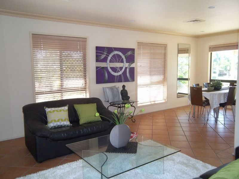 3 De Haviland Avenue, Benowa QLD 4217