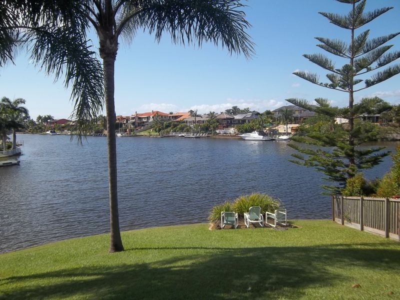 3 De Haviland Avenue, Benowa QLD 4217