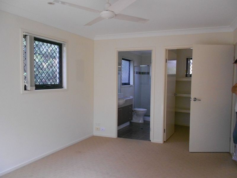 1/2 Palma Crescent, Varsity Lakes QLD 4227